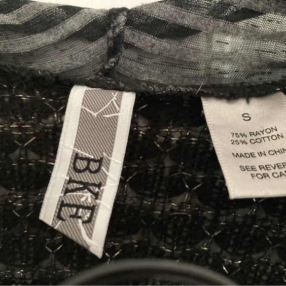 BJE very Cute cardigan. Size Small - Picture 3 of 4